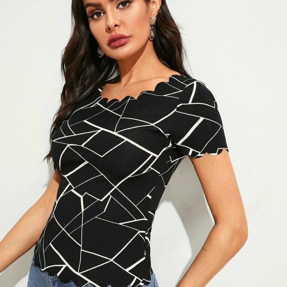 NWOT Womens  Geometric Print Shirt RUFFLES BLACK - Picture 4 of 5